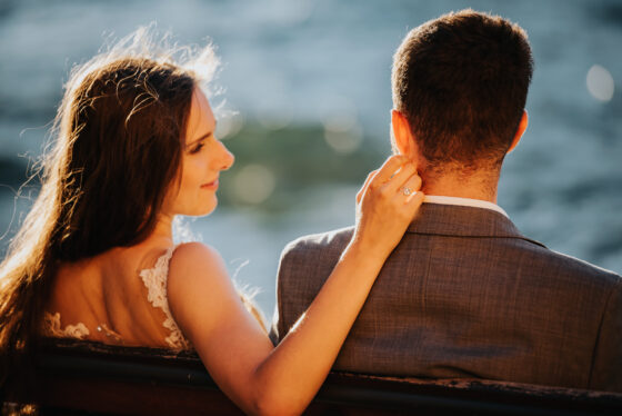 nowożeńcy na sesji ślubnej