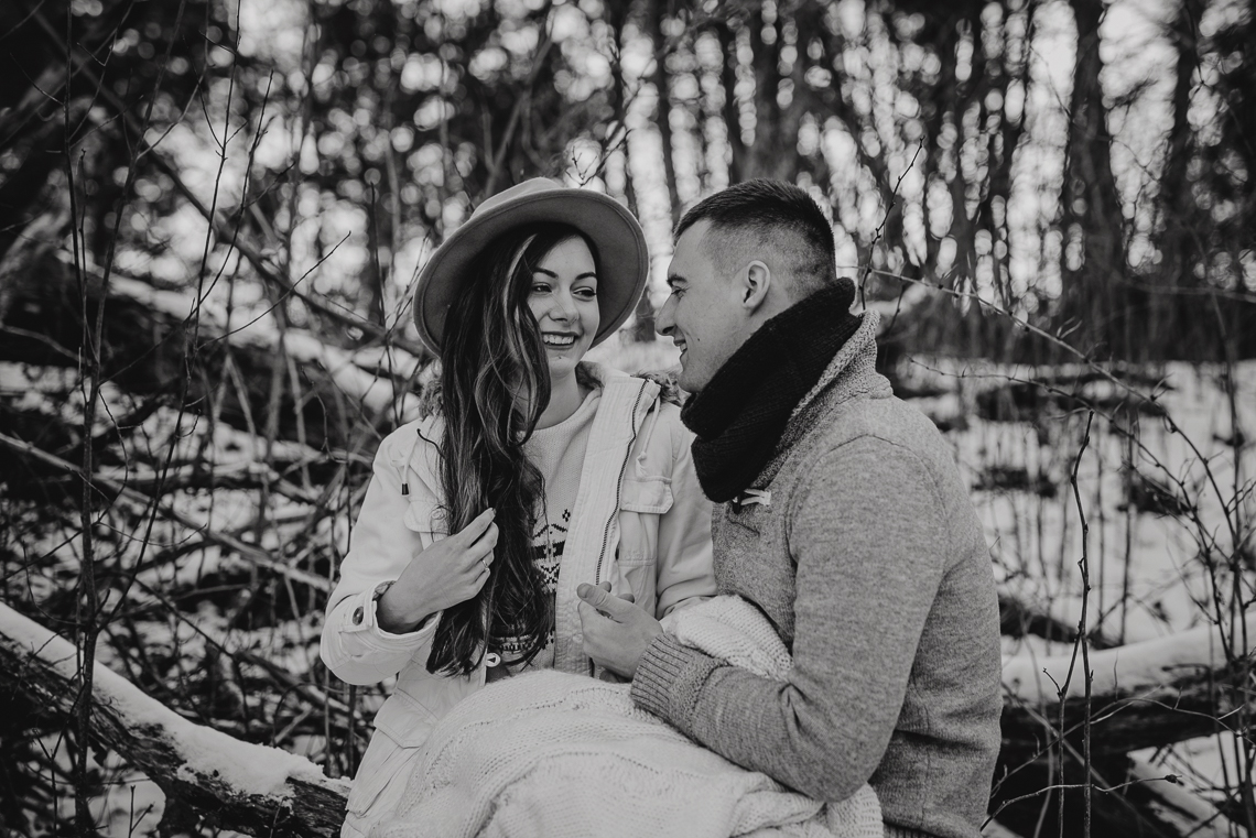 Zimowa sesja narzeczeńska Doroty i Macieja 6