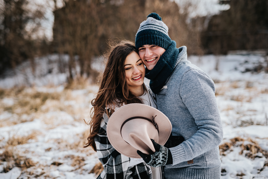 Zimowa sesja narzeczeńska Doroty i Macieja 11