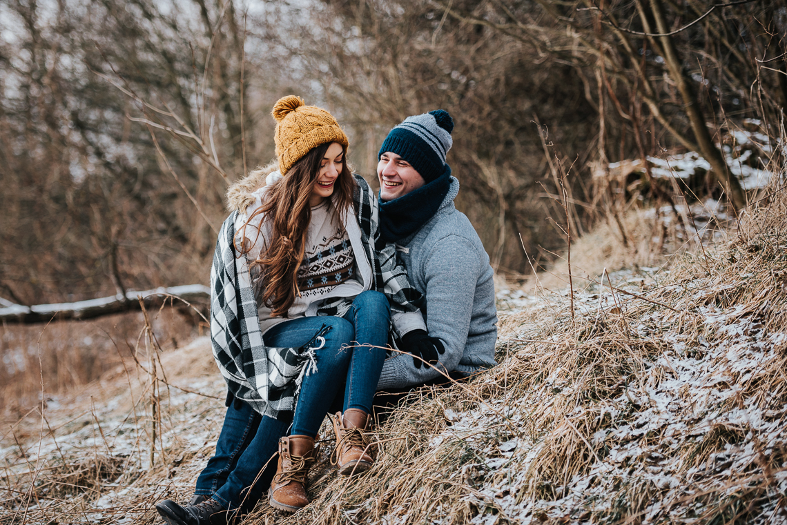 Zimowa sesja narzeczeńska Doroty i Macieja 18