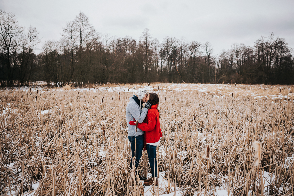 Zimowa sesja narzeczeńska Doroty i Macieja 31