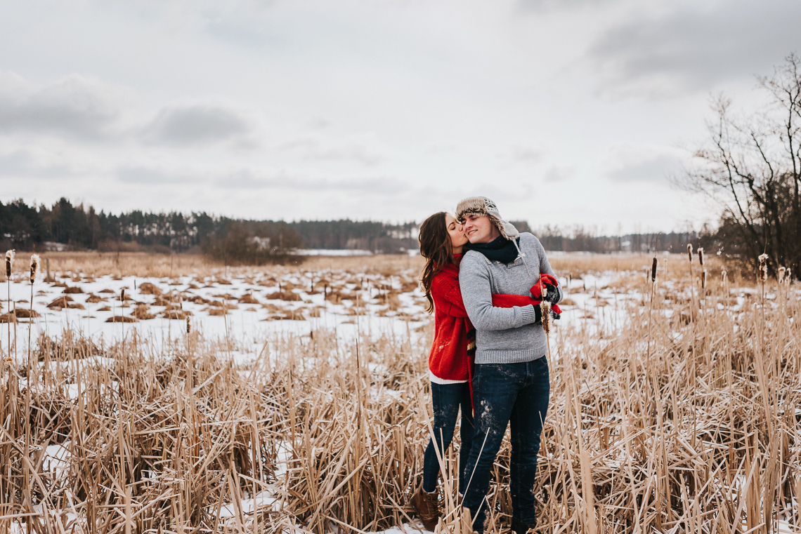 Zimowa sesja narzeczeńska Doroty i Macieja 34
