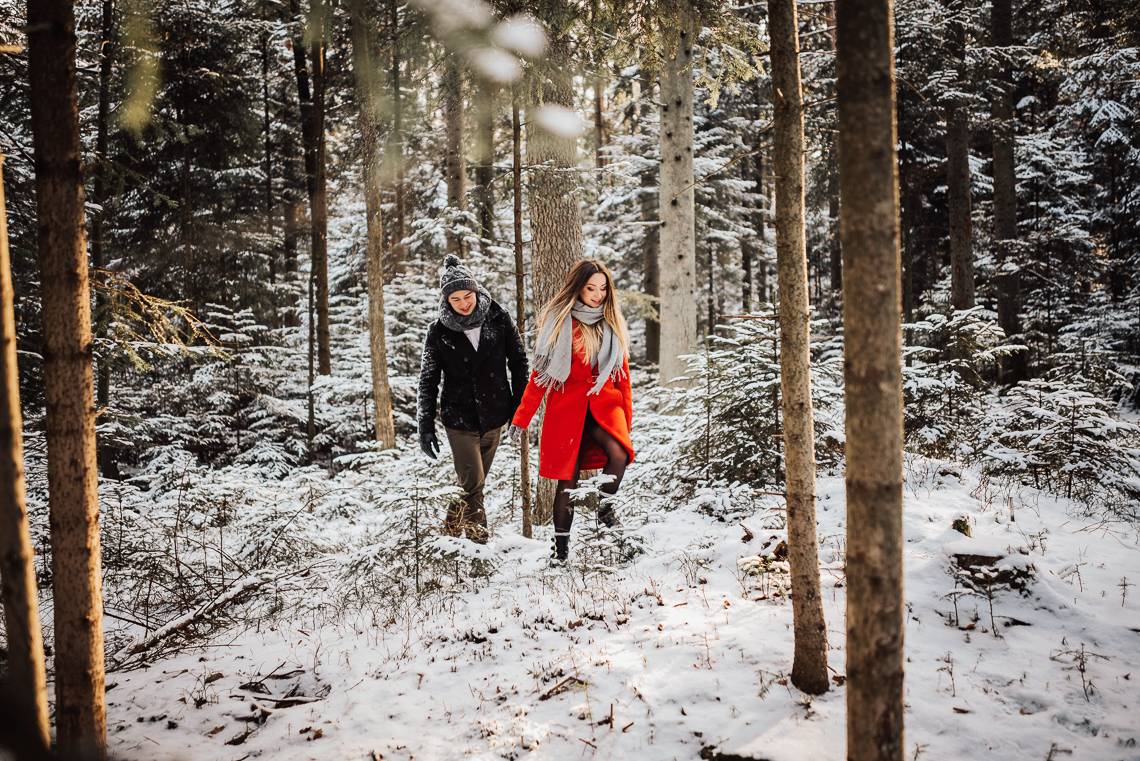 Zimowa sesja narzeczeńska Elizy i Dominika 16