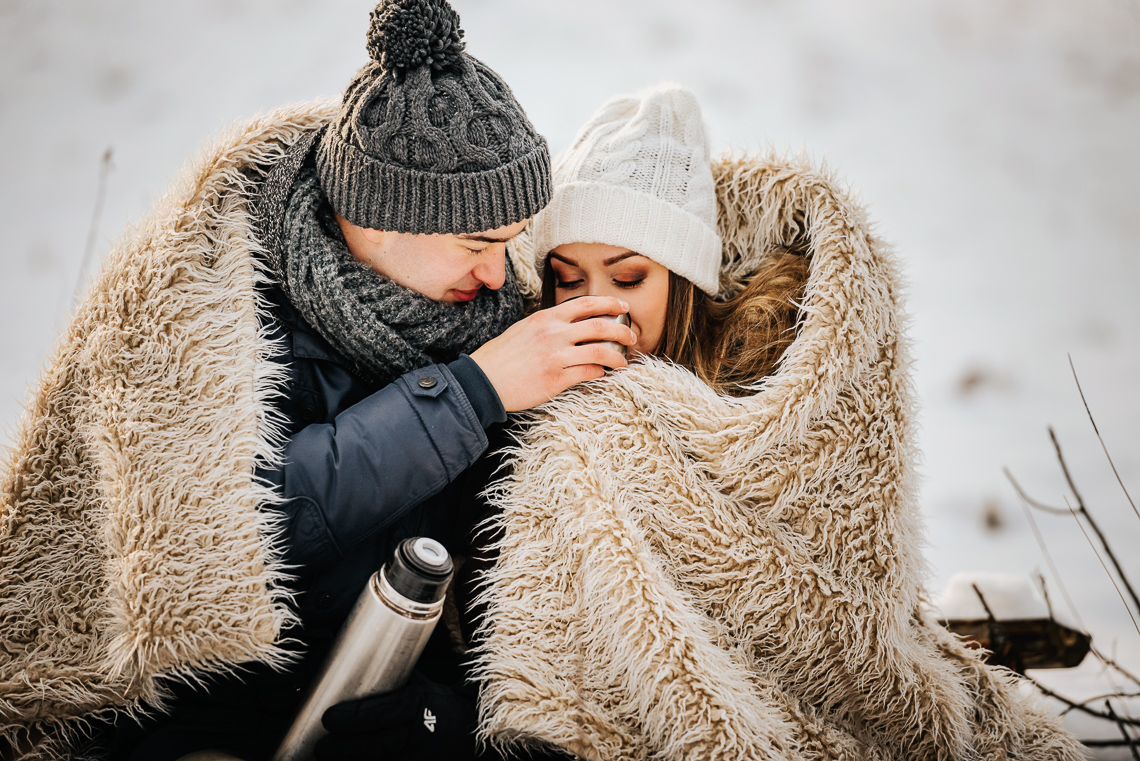 Zimowa sesja narzeczeńska Elizy i Dominika 27