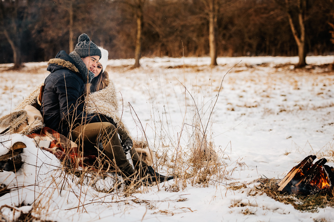 Zimowa sesja narzeczeńska Elizy i Dominika 28