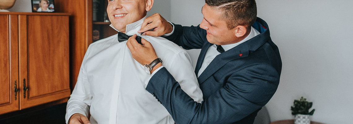 Mężczyzna też idzie do ślubu – czyli garnitur ślubny i dodatki do niego.