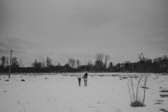 czarno biale zdjecia narzeczenskie