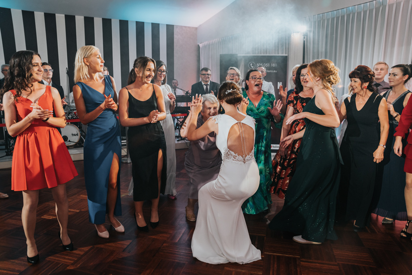 Nic nie zapowiadało takiego wesela... 85