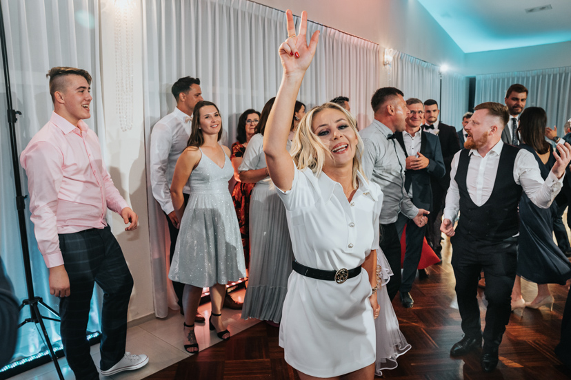 Nic nie zapowiadało takiego wesela... 88