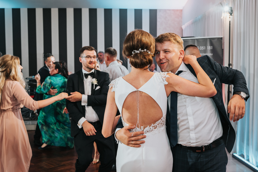 Nic nie zapowiadało takiego wesela... 94