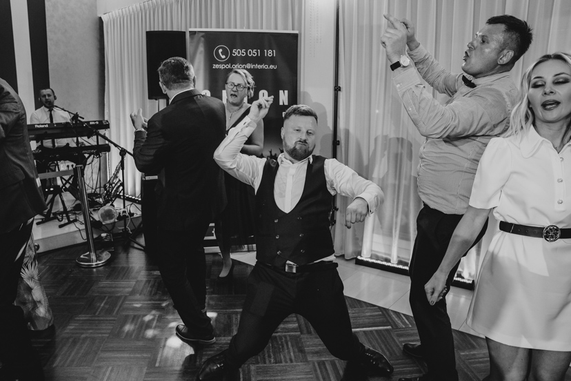 Nic nie zapowiadało takiego wesela... 97