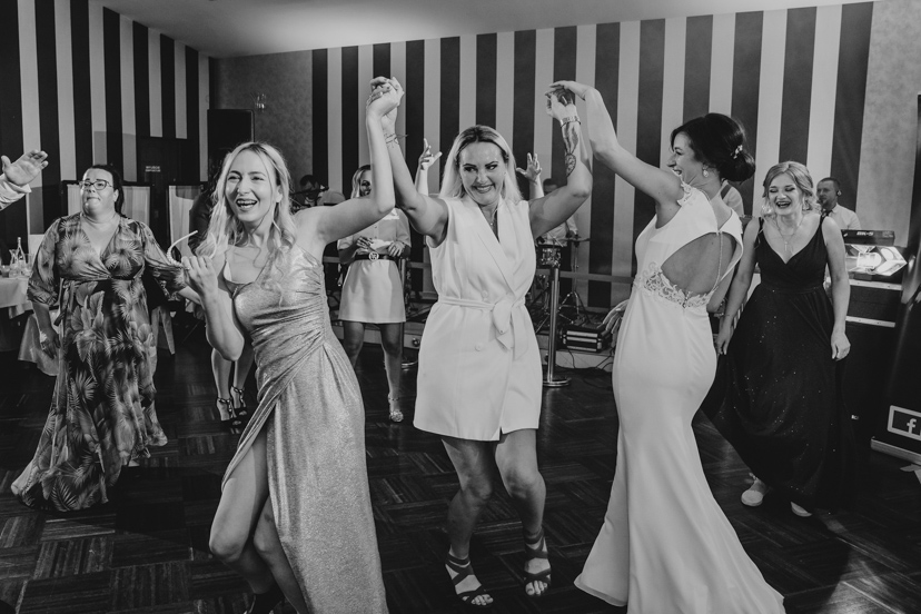 Nic nie zapowiadało takiego wesela... 100